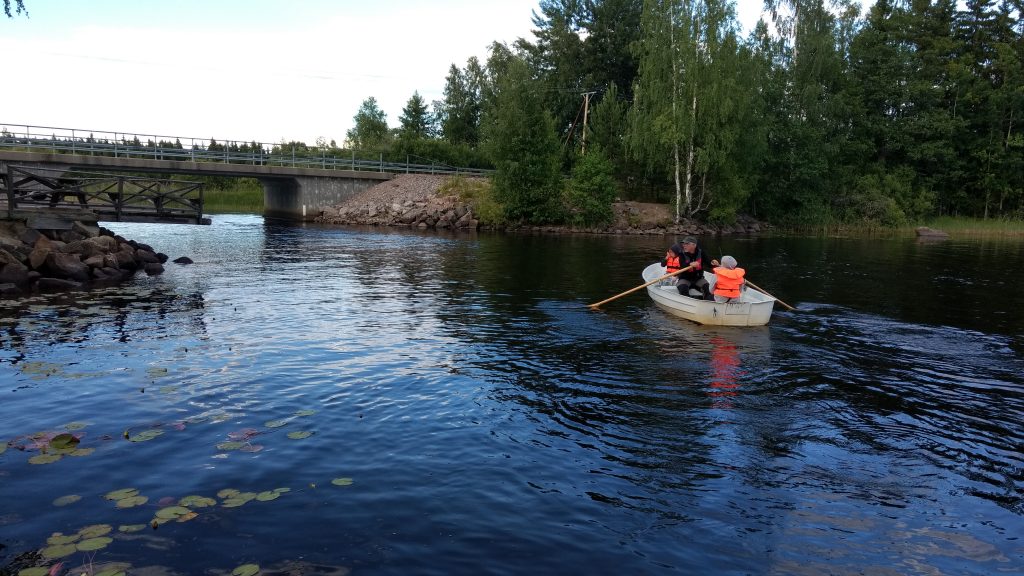 Våran fasta "chaufför" kan ro också :)